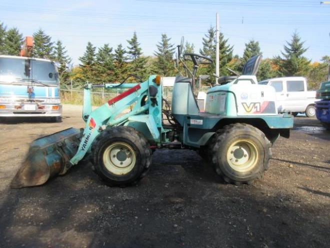 ホイールローダヤンマー　V1