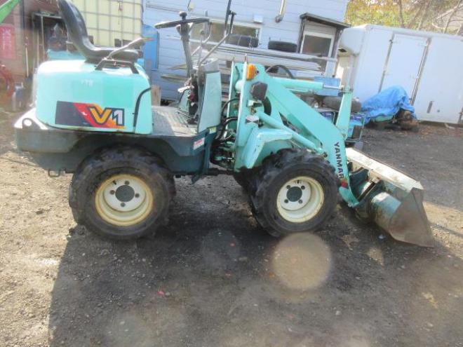 ホイールローダヤンマー　V1