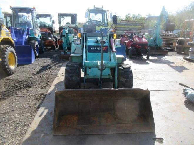 ホイールローダヤンマー　V1