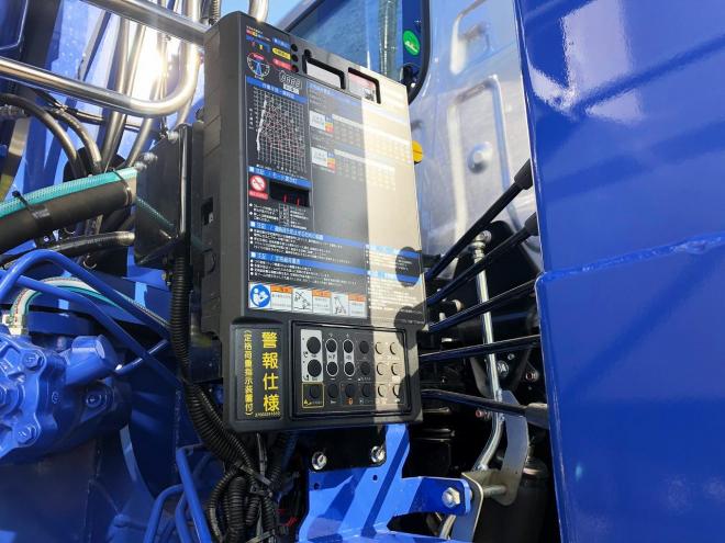 プロフィア未使用　重機運搬車　4段ラジコンセルフクレーン　ウインチ付　nht