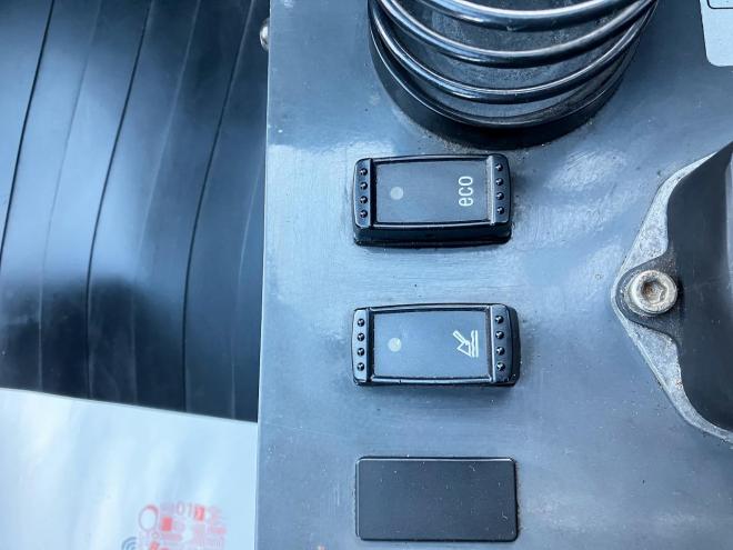 ホイールローダ日立　中古　ZW90