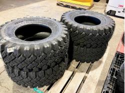 その他  新品 BKT スノータイヤ 12.5/70-16 ... 新品 BKT スノータイヤ 12.5/70-16 スノーライド 6PR 4本セット　資機材