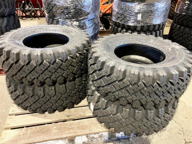 その他新品 BKT スノータイヤ 12.5/70-16 スノーライド 6PR 4本セット