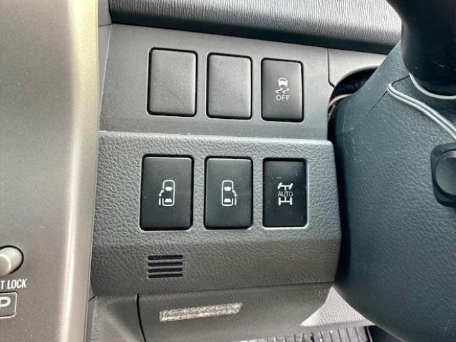 ヴォクシー2.0ZS煌? 4WD　ナビTV・Bカメラ・Bluetooth 4WD ２０００ ５Dr