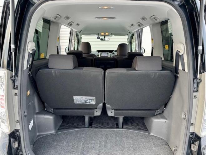 ヴォクシー2.0ZS煌? 4WD　ナビTV・Bカメラ・Bluetooth 4WD ２０００ ５Dr
