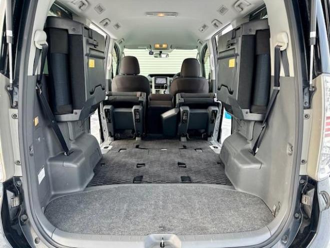ヴォクシー2.0ZS煌? 4WD　ナビTV・Bカメラ・Bluetooth 4WD ２０００ ５Dr