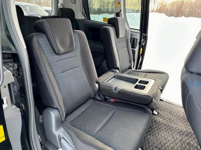 ヴォクシー2.0ZS煌? 4WD　ナビTV・Bカメラ・Bluetooth 4WD ２０００ ５Dr