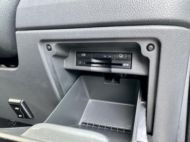 ヴォクシー2.0ZS煌? 4WD　ナビTV・Bカメラ・Bluetooth 4WD ２０００ ５Dr