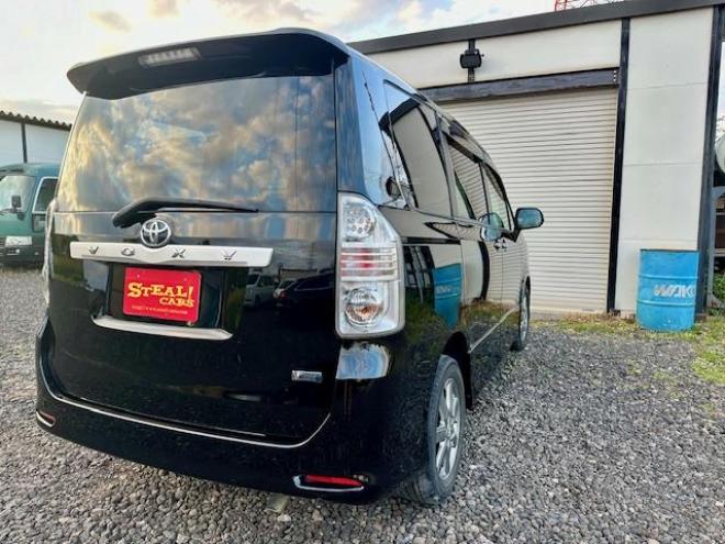 ヴォクシー2.0ZS煌? 4WD　ナビTV・Bカメラ・Bluetooth 4WD ２０００ ５Dr