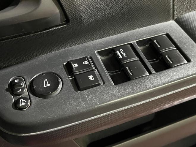 ステップワゴン2.0スパーダZ 4WD 1年保証 スマキー 両側パワスラ ナビ ETC 寒冷地仕様 禁煙