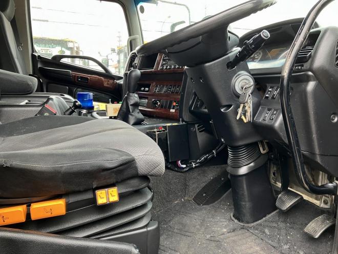 プロフィア中古　大型ダンプ　大型トラック