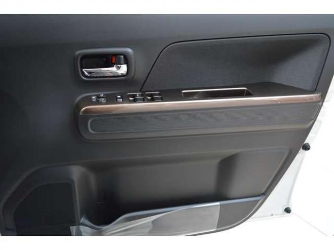 ワゴンRカスタムZ ハイブリッド ZX アップグレードパッケージ装着車 4WD　セーフティサポートアダプティブクルーCN 登録済未使用車 660