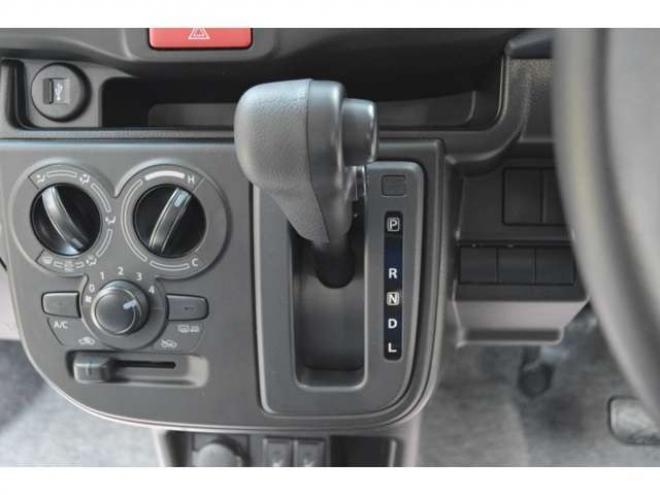 アルトL 4WD　バックアイカメラ付きオーディオ装着車 登録済未使用車 660