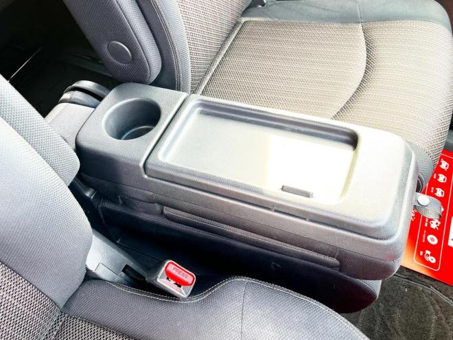 セレナ2.0HスターVセレクション+Safety 4WD　ローンが不安な方＜優遇ローン＞１年保証　本州仕入　寒冷地 純正ナビ　カメラ　HID　