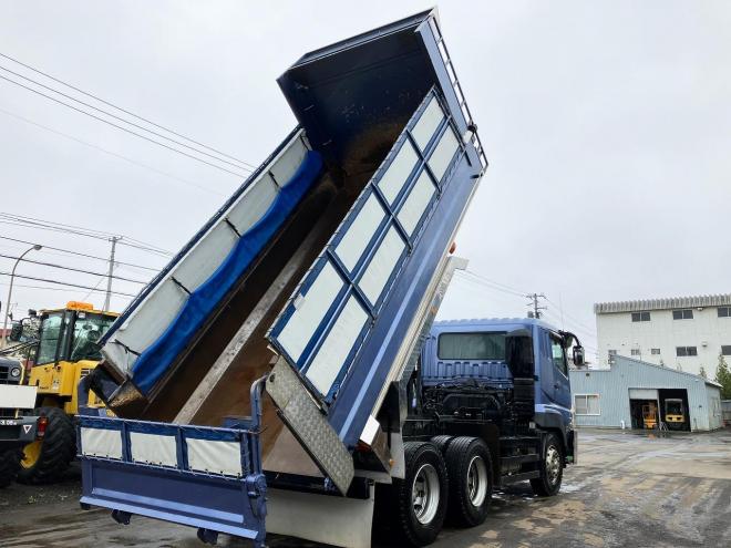スーパーグレート中古　土砂ダンプ　大型トラック