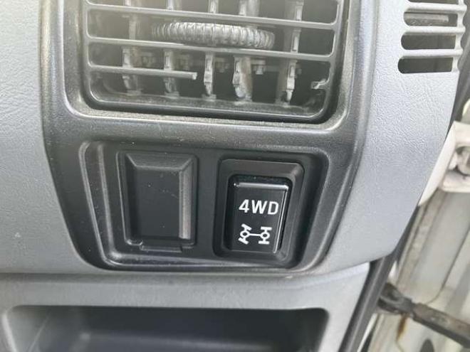 クリッパートラック DXエアコン付 4WD　 660