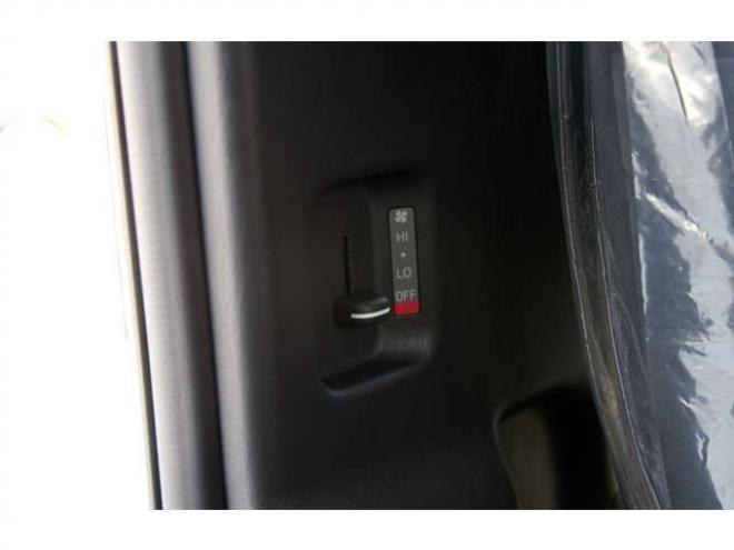 ハイエース2.7 グランドキャビン ファインテックツアラー 4WD　登録済未使用車 寒冷地仕様 電動パワスラ 2700