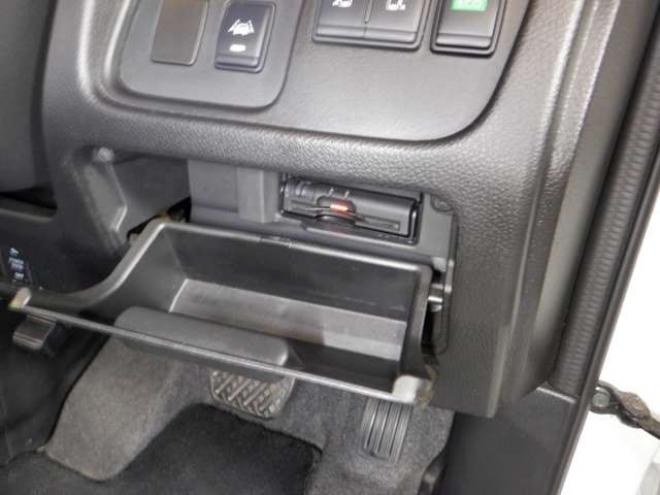 セレナ2.0 ハイウェイスター Vセレクション+Safety 4WD　本州仕入・ナビ・DTV・Bluetoothオーディオ 2000