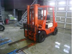 フォークリフト  2FG25 現状販売車 0 0Dr 2FG25 現状販売車 0 0Dr