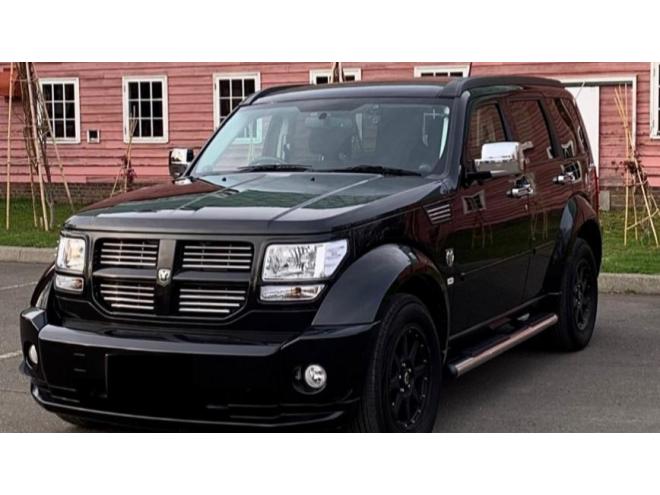 ダッジナイトロSXTAWD 4WD 3700 ５Dr