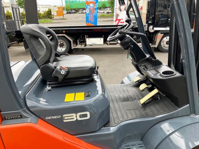 フォークリフトトヨタ　中古　8FD30