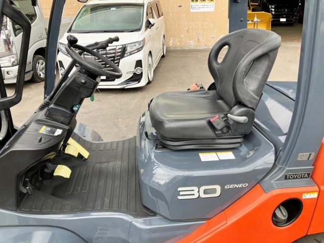 フォークリフトトヨタ　中古　8FD30