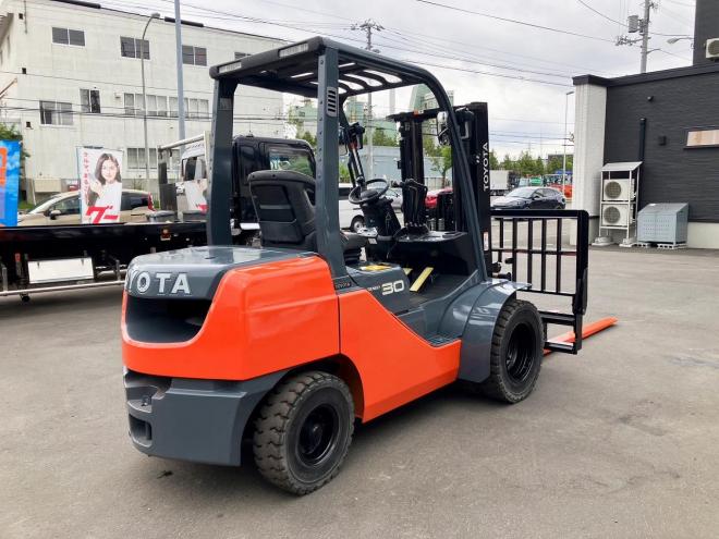 フォークリフトトヨタ　中古　8FD30