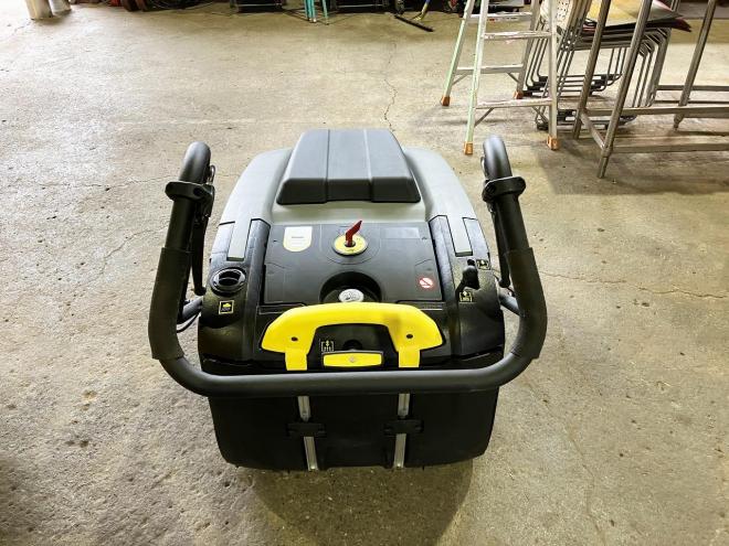 その他ケルヒャー　中古　自走式バキュームスイーパー　KM75/40WBP