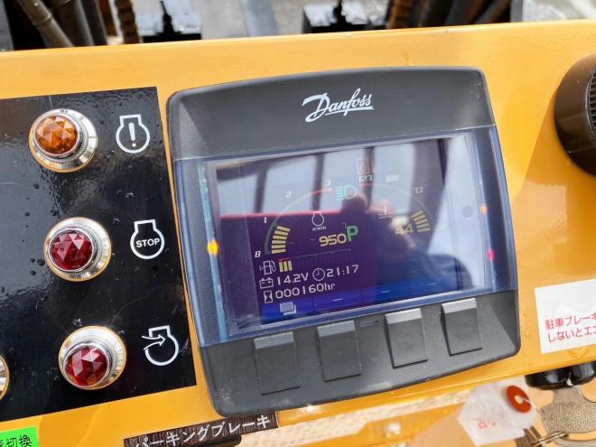 フォークリフトモロオカ　中古　不整地クローラ式フォークリフト　MFD-20
