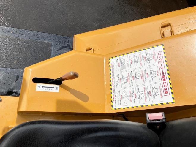 フォークリフトモロオカ　中古　不整地クローラ式フォークリフト　MFD-20