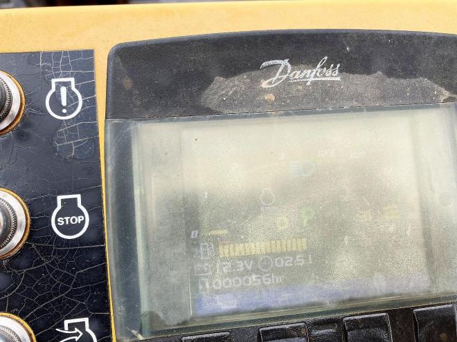 フォークリフトモロオカ　中古　MFD-20　不整地クローラ式フォークリフト