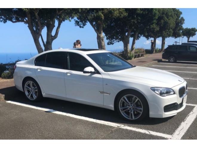 BMW７４０iMスポーツLCIモデル ４Dr