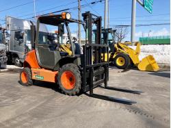 フォークリフト  AUSA　中古　不整地フォーク... AUSA　中古　不整地フォークリフト　4WD　C150HX4