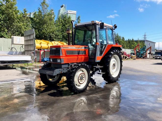 トラクタークボタ　中古　M1-85