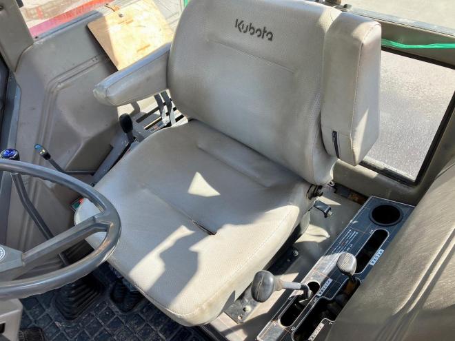 トラクタークボタ　中古　M1-85