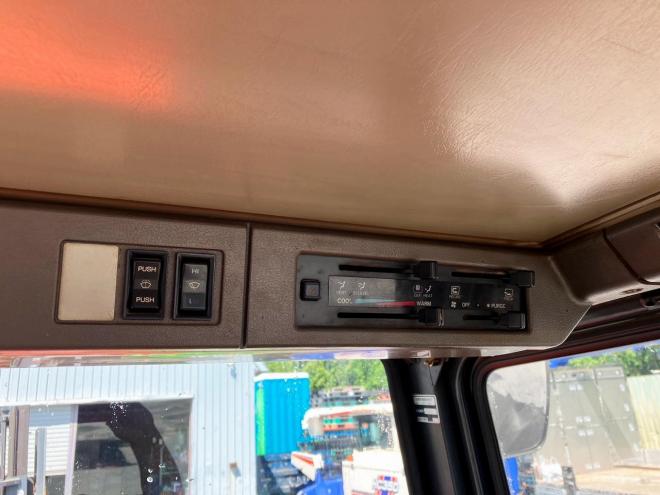 トラクタークボタ　中古　M1-85