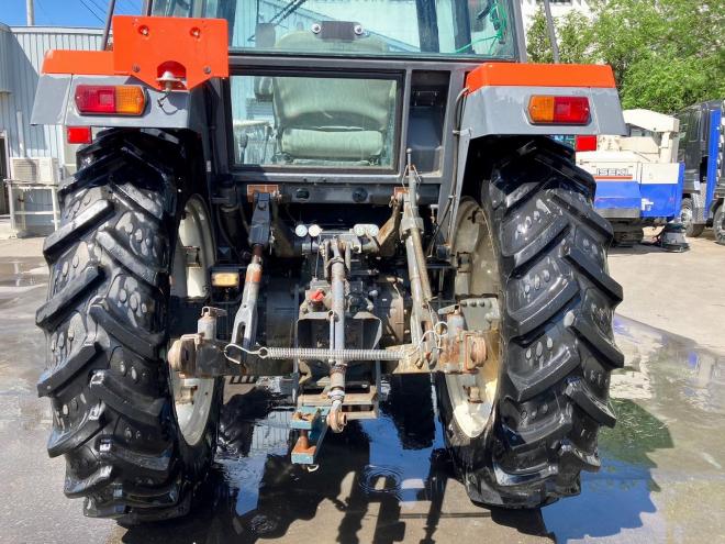 トラクタークボタ　中古　M1-85