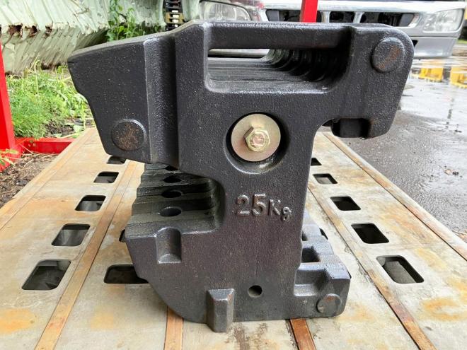 その他クボタ　中古　ウェイト　25kg×7枚　農機具