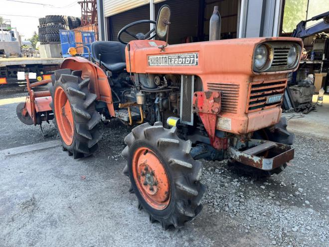 中古 クボタ トラクター L2201(ディーゼル、セル付き、2WD)