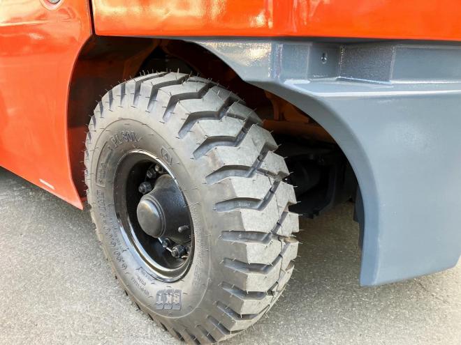フォークリフトトヨタ　中古　8FD25　ディーゼルフォークリフト