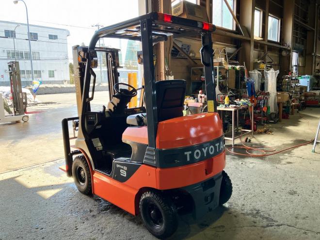 フォークリフトトヨタ　中古　8FB10　電動フォークリフト