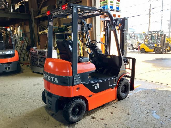 フォークリフトトヨタ　中古　8FB10　電動フォークリフト