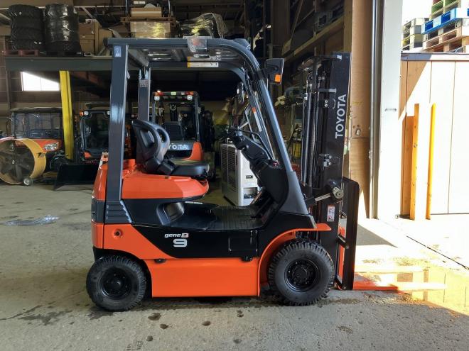 フォークリフトトヨタ　中古　8FB10　電動フォークリフト