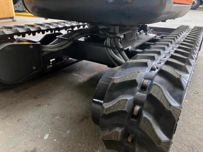 バックホー日立　中古　油圧ショベル　ZX10U-2