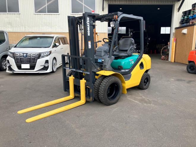 フォークリフトコマツ　中古　FD25C-16