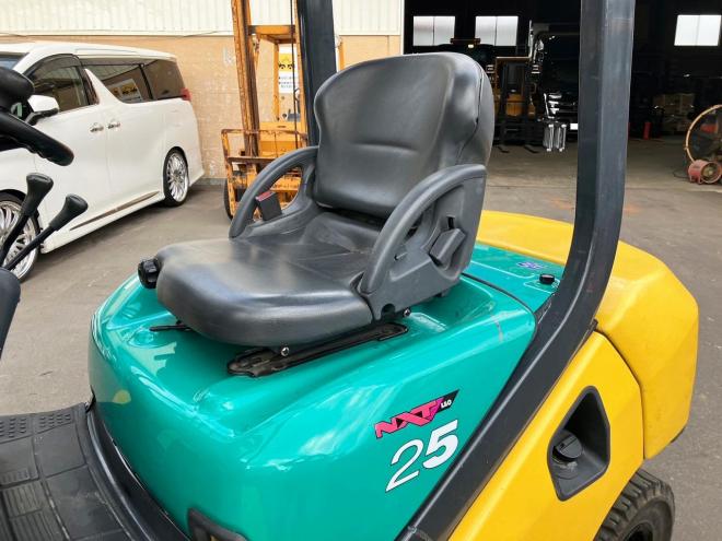 フォークリフトコマツ　中古　FD25C-16