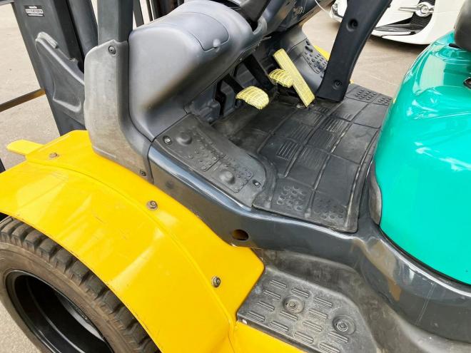 フォークリフトコマツ　中古　FD25C-16