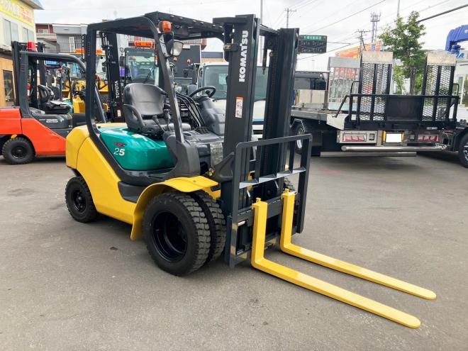 フォークリフトコマツ　中古　FD25C-16
