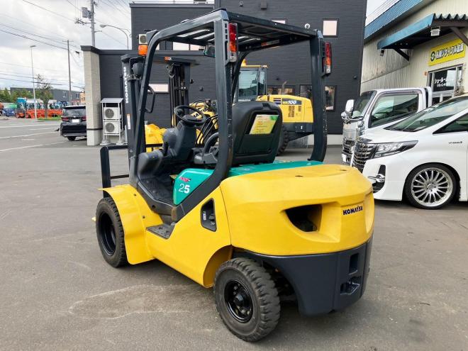 フォークリフトコマツ　中古　FD25C-16