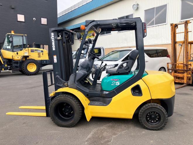 フォークリフトコマツ　中古　FD25C-16